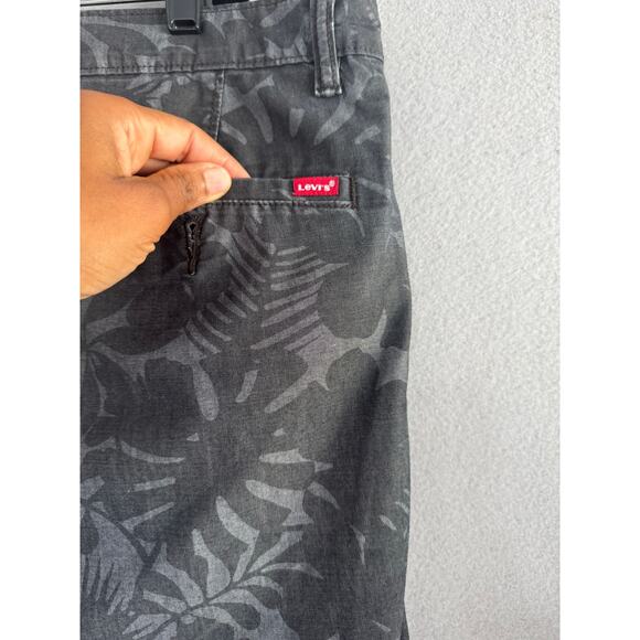 Levi's XX Chino Taper Fit Men's Shorts Gray Floral Print size 36 - Picture 4 of 7